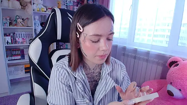 Snapshot of Catharsisi chatting on 03.07.25 Catharsisi online show from 03.07.25