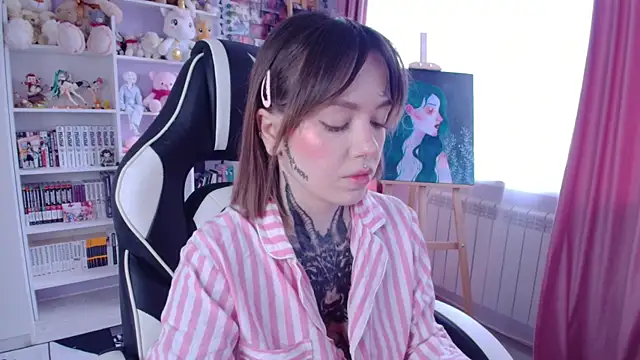 Snapshot of Catharsisi chatting on 03.10.25 Catharsisi online show from 03.10.25