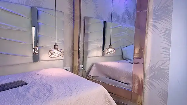 Snapshot of CatarinaMayer_ chatting on 11.23.25 CatarinaMayer online show from 11.23.25