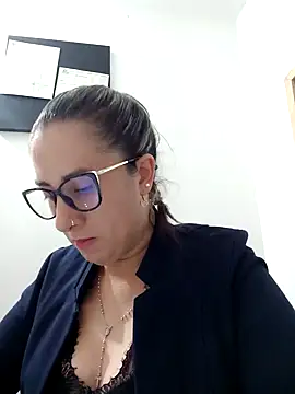 Snapshot of CHARLOTTE_1711 chatting on 01.29.25 CHARLOTTE 1711 online show from 01.29.25