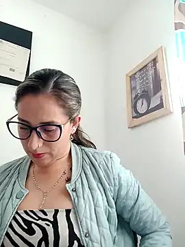 Snapshot of CHARLOTTE_1711 chatting on 01.30.25 CHARLOTTE 1711 online show from 01.30.25