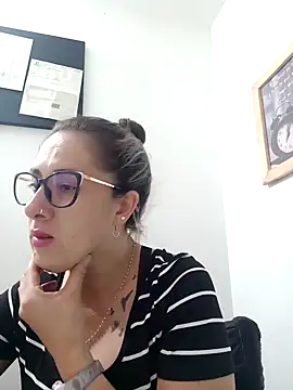 Snapshot of CHARLOTTE_1711 chatting on 02.01.25 CHARLOTTE 1711 online show from 02.01.25