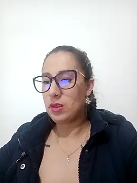 Snapshot of CHARLOTTE_1711 chatting on 02.15.25 CHARLOTTE 1711 online show from 02.15.25
