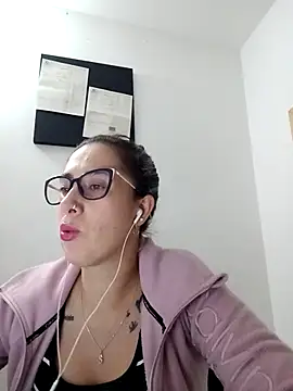 Snapshot of CHARLOTTE_1711 chatting on 02.22.25 CHARLOTTE 1711 online show from 02.22.25