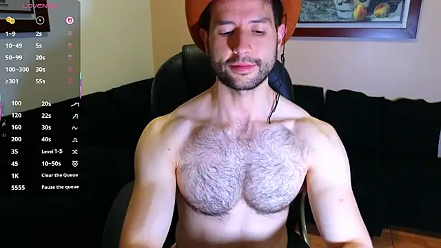 Snapshot of hairyncuteass chatting on 10.11.25 hairyncuteass online show from 10.11.25