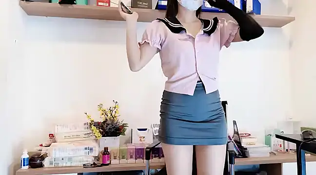 Lush-Office online show from 01.21.25