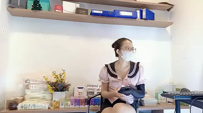 Lush-Office online show from 02.07.25