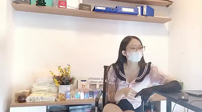 Lush-Office online show from 02.10.25