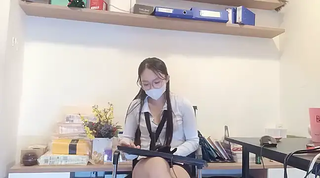 Lush-Office online show from 02.13.25