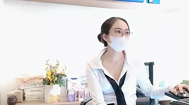 Lush-Office online show from 03.20.25