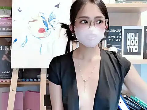 Lush-Office online show from 10.09.25