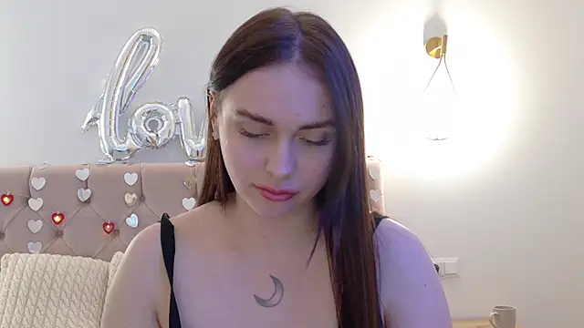 Snapshot of Lilliana_Moon chatting on 02.22.25 Lilliana Moon online show from 02.22.25