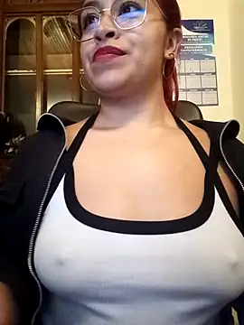 Snapshot of AnonymousGirl chatting on 09.16.25 AnonymousGirl online show from 09.16.25
