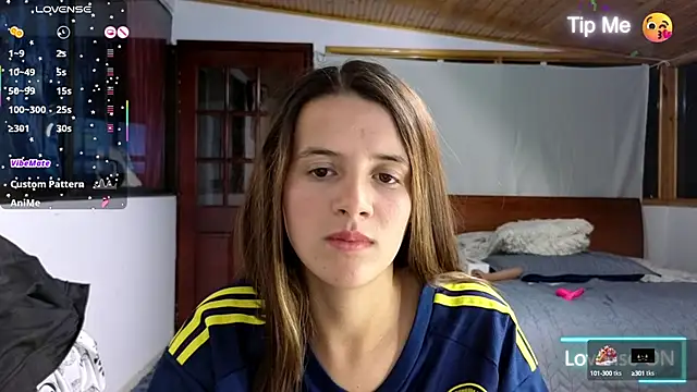 Snapshot of SexLaura_ chatting on 01.30.25 SexLaura online show from 01.30.25