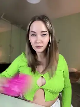 Snapshot of Kiss_My_Body chatting on 01.21.25 Kiss My Body online show from 01.21.25