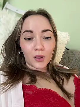 Snapshot of Kiss_My_Body chatting on 02.14.25 Kiss My Body online show from 02.14.25