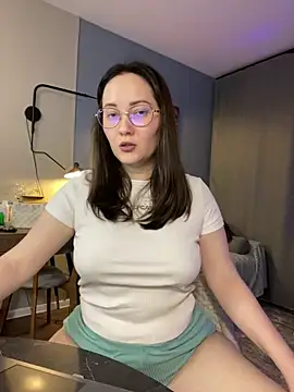 Snapshot of Kiss_My_Body chatting on 10.07.25 Kiss My Body online show from 10.07.25