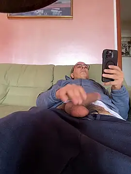 Snapshot of sempreilmio2 chatting on 01.17.25 sempreilmio2 online show from 01.17.25