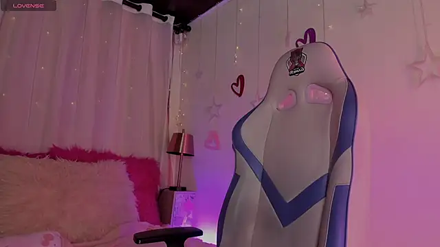 Snapshot of emma_soffia_ chatting on 03.13.25 emma soffia  online show from 03.13.25