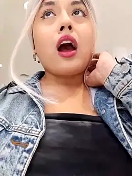 Snapshot of monicavictoria1301 chatting on 03.22.25 monicavictoria1301 online show from 03.22.25