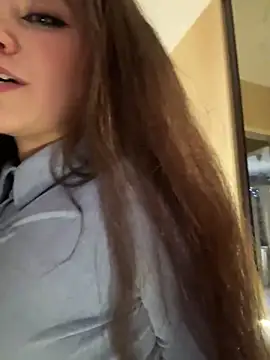 Snapshot of GeraBoobsi chatting on 02.12.25 GeraBoobsi online show from 02.12.25