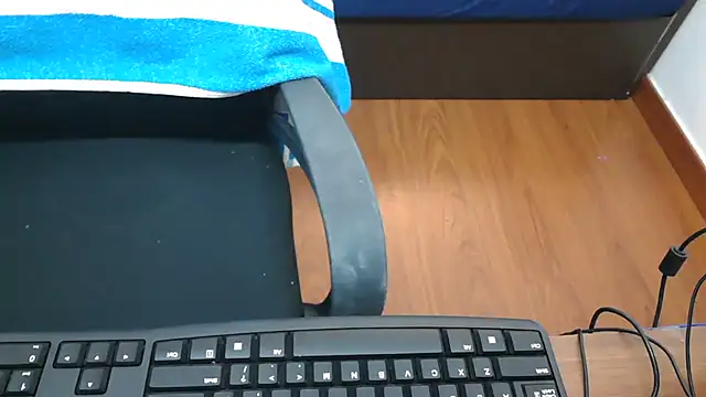 Snapshot of LovelyRosy chatting on 10.05.25 LovelyRosy online show from 10.05.25