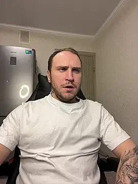 Snapshot of _XxX-XxX_ chatting on 02.18.25 XxX-XxX online show from 02.18.25