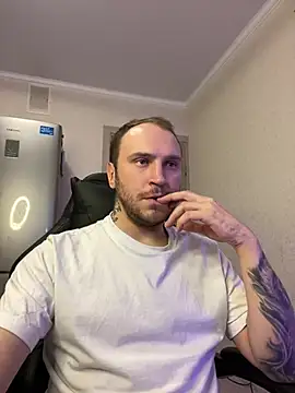 Snapshot of _XxX-XxX_ chatting on 02.22.25 XxX-XxX online show from 02.22.25