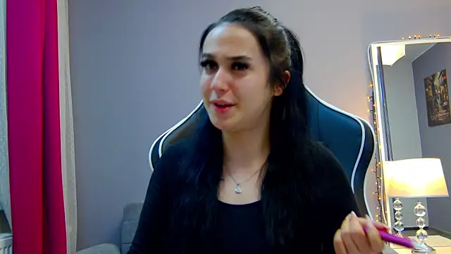 Snapshot of Eva_Lovvia_ chatting on 03.05.25 Eva Lovvia  online show from 03.05.25