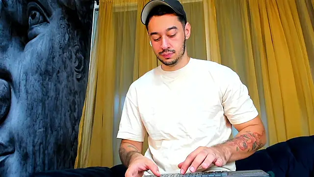 Snapshot of Salvatore_costa chatting on 03.21.25 Salvatore costa online show from 03.21.25