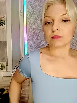 Snapshot of Anesteishen chatting on 02.18.25 Anesteishen online show from 02.18.25