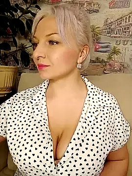 Snapshot of Anesteishen chatting on 02.20.25 Anesteishen online show from 02.20.25