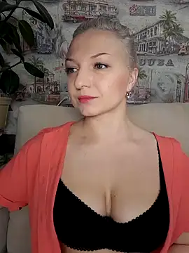 Snapshot of Anesteishen chatting on 02.28.25 Anesteishen online show from 02.28.25