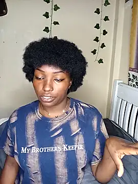 Snapshot of Vprettieeer chatting on 02.19.25 Vprettieeer online show from 02.19.25