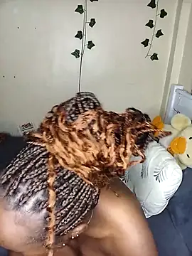 Snapshot of Vprettieeer chatting on 03.22.25 Vprettieeer online show from 03.22.25