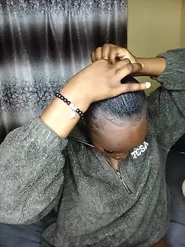 Snapshot of Vprettieeer chatting on 10.04.25 Vprettieeer online show from 10.04.25