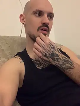 Snapshot of AssHunter4k chatting on 03.07.25 AssHunter4k online show from 03.07.25