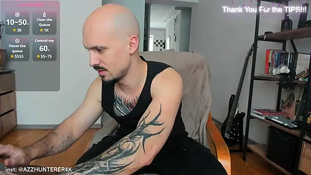 Snapshot of AssHunter4k chatting on 09.19.25 AssHunter4k online show from 09.19.25