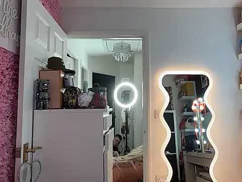 Snapshot of Lilly_RoseXX chatting on 11.01.25 Lilly RoseXX online show from 11.01.25