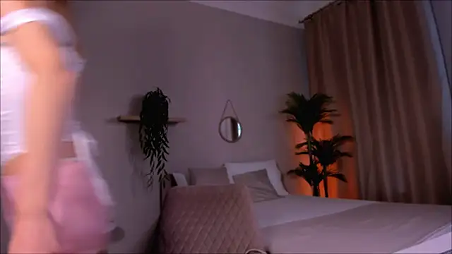 alice-dostoyevski online show from 09.28.25