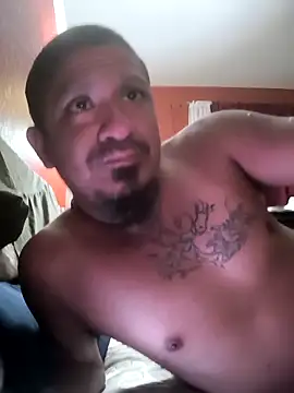 Snapshot of Burrrucecold00 chatting on 11.05.25 Burrrucecold00 online show from 11.05.25