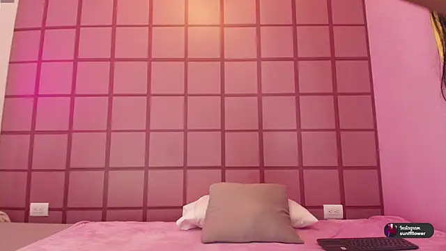 LissMonroe online show from 10.25.25