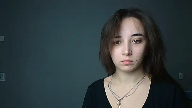 Eva Gloryy online show from 10.24.25