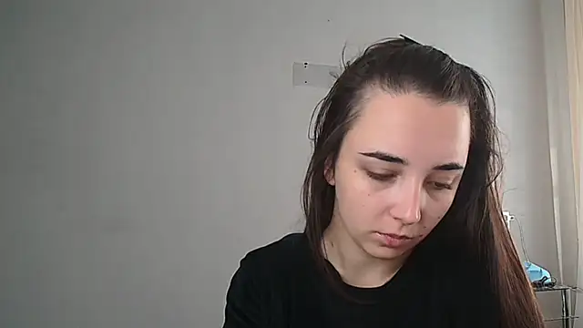 Eva Gloryy online show from 11.03.25