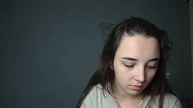 Eva Gloryy online show from 11.11.25