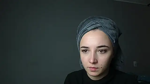 Eva Gloryy online show from 11.28.25