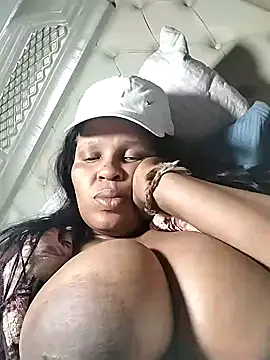 Snapshot of bubblendz1988 chatting on 09.24.25 bubblendz1988 online show from 09.24.25