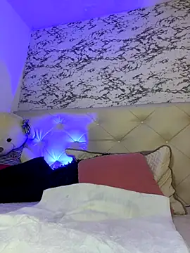 Lili  taylor online show from 10.16.25