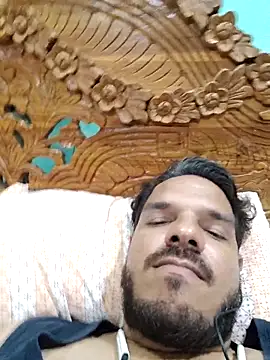 Snapshot of shaikhu chatting on 10.28.25 shaikhu online show from 10.28.25