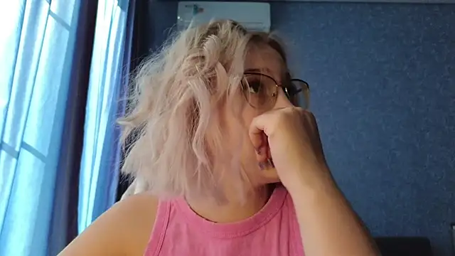 HotBrandyX online show from 09.19.25